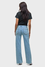 Load image into Gallery viewer, Hudson Rosie High-Rise Wide Leg in Oak
