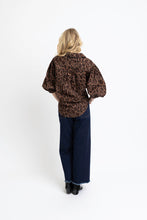 Load image into Gallery viewer, Leopard Poplin Ric Rac Button Top
